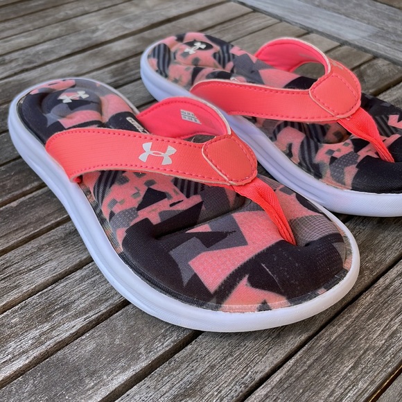 Under Armour UA Girl's Marbella VI Alpha Flip-Flop, EUC - Picture 1 of 5